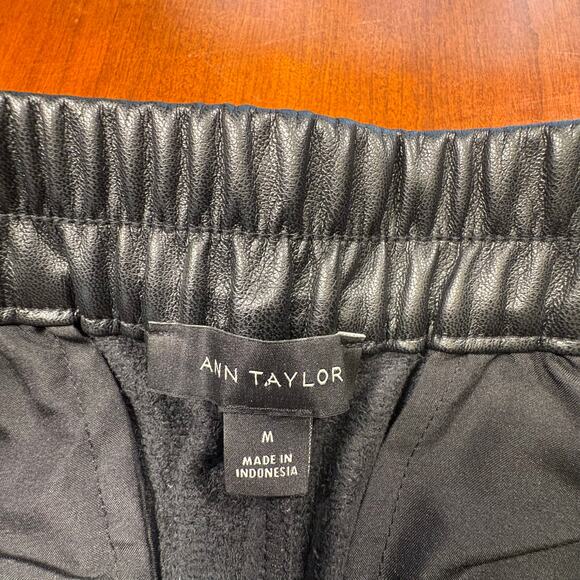 Ann Taylor Black Pants Size Medium - Picture 2 of 6